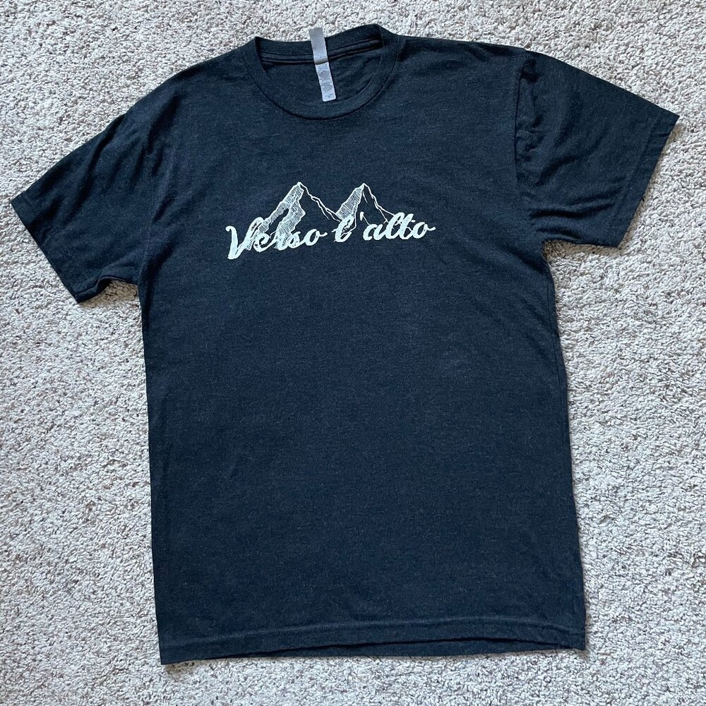 Verso L'Alto Charcoal Gray Tee Shirt, Blessed Pier Giorgio Frassati